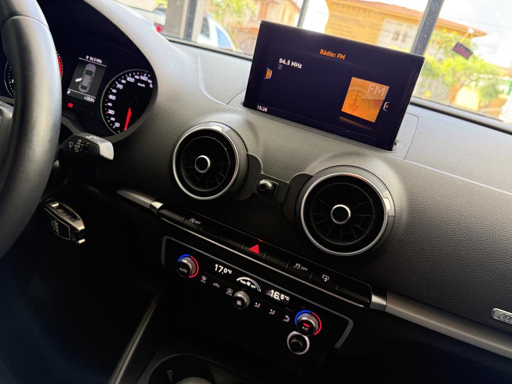 AUDI A3 Sedan - Foto