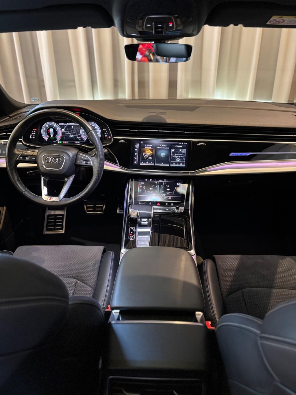 AUDI Q8 - Foto