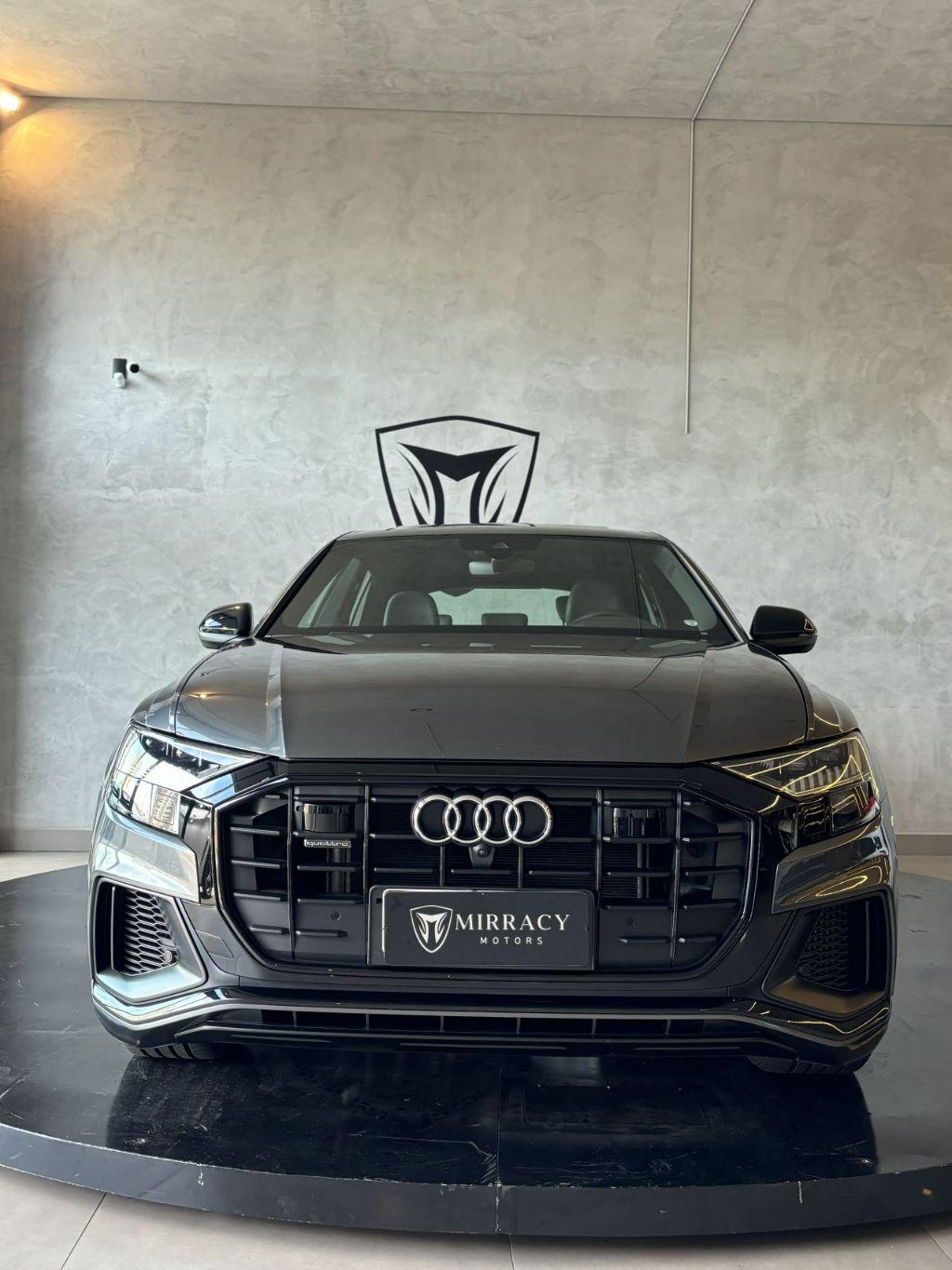 AUDI Q8 - Foto