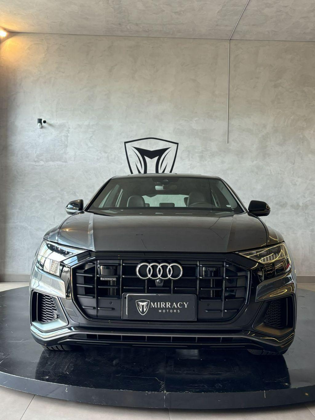 AUDI Q8 - Foto