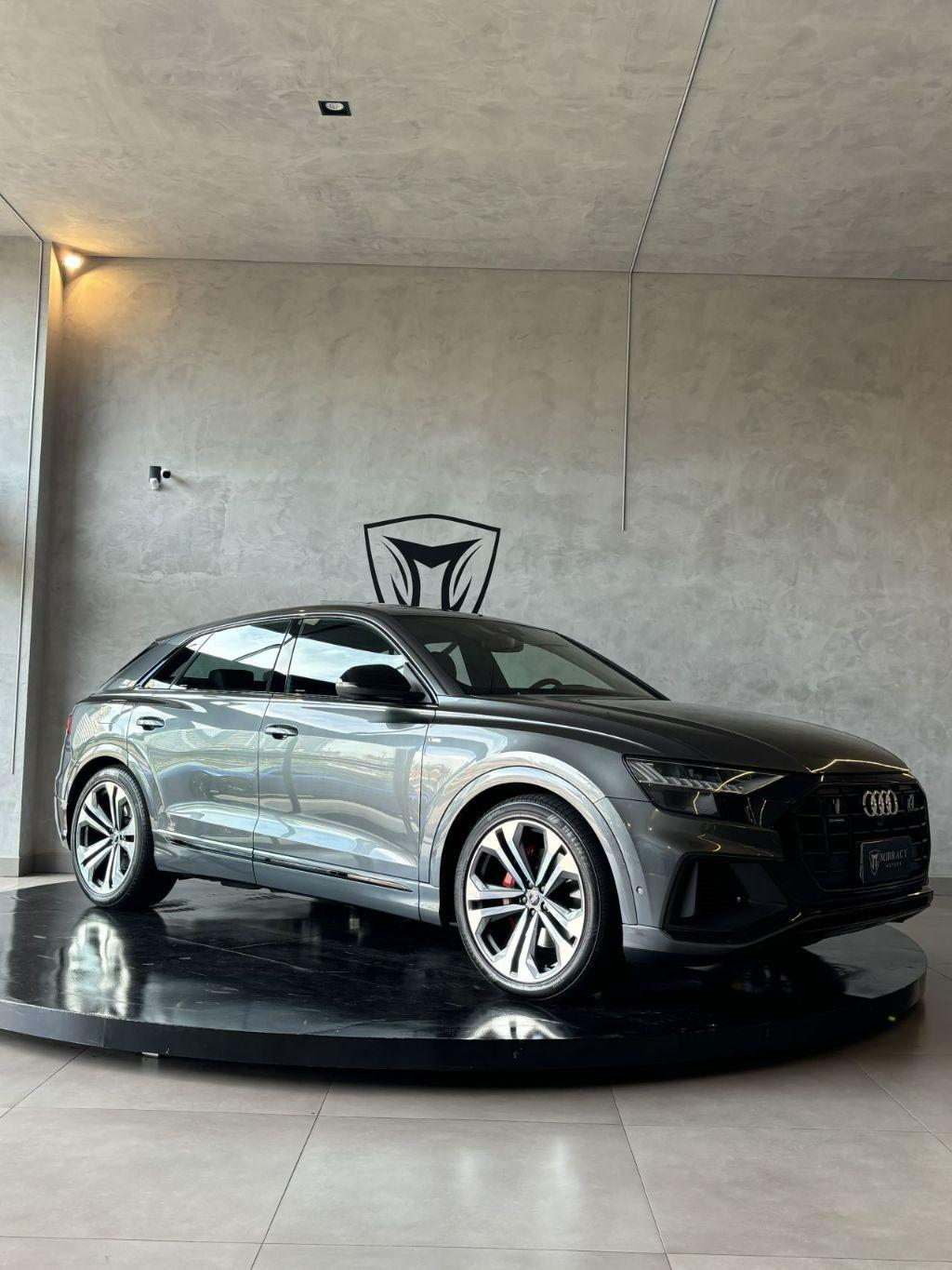 AUDI Q8 - Foto
