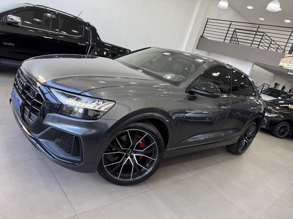 AUDI Q8 - Foto