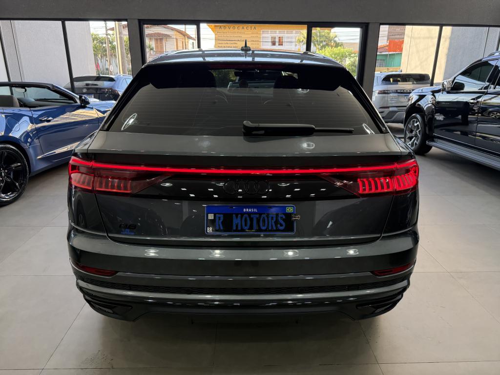 AUDI Q8 - Foto