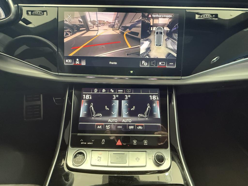 AUDI Q8 - Foto