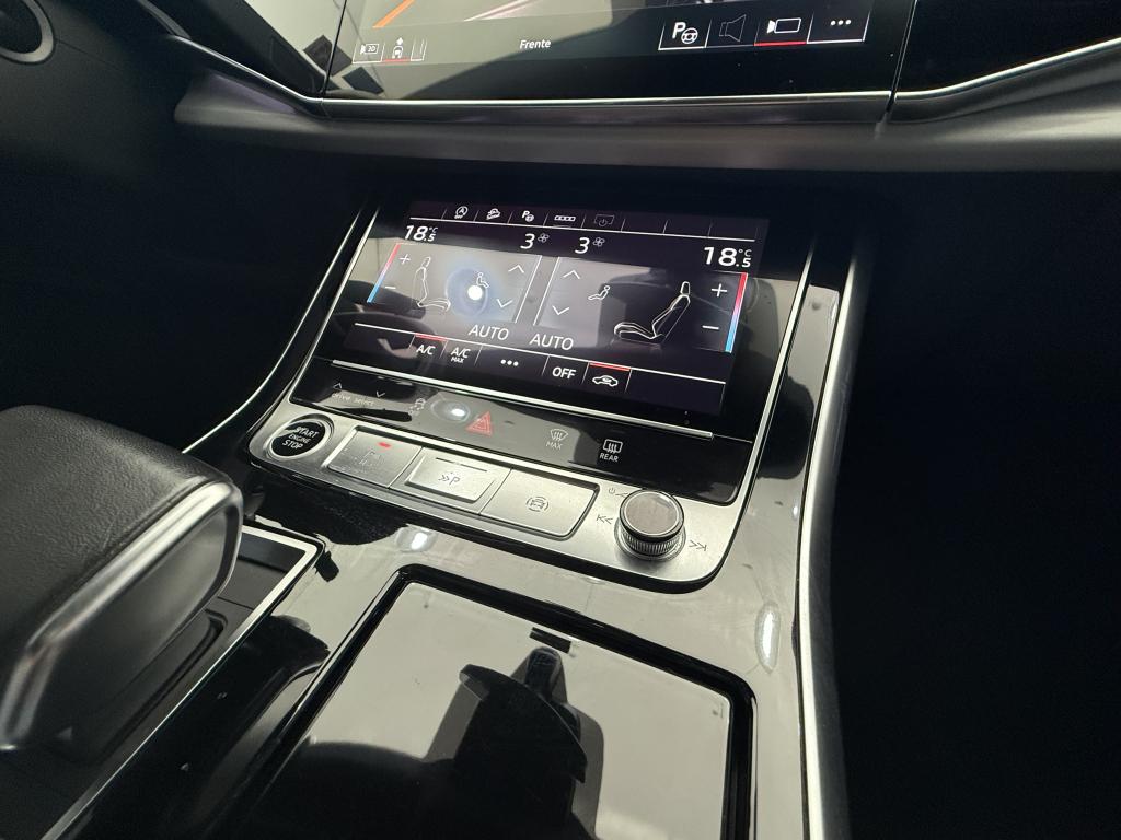 AUDI Q8 - Foto