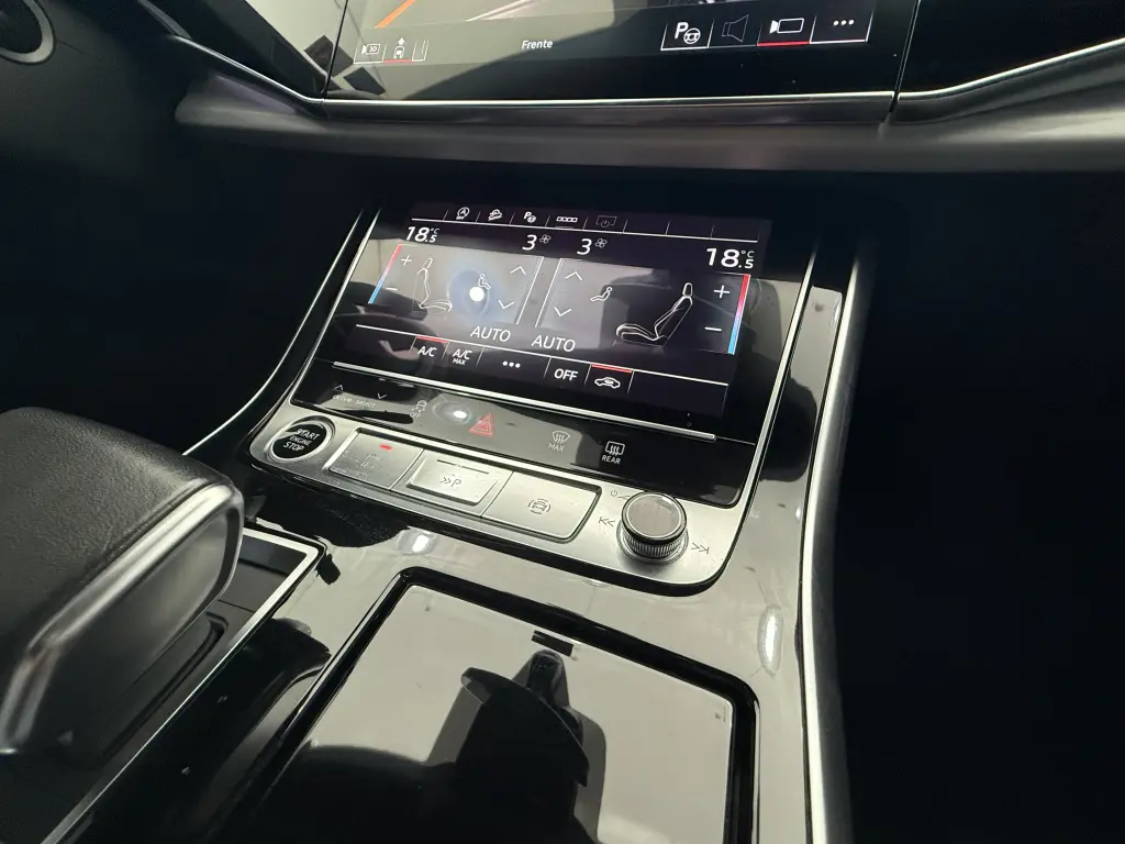 AUDI Q8 - Foto