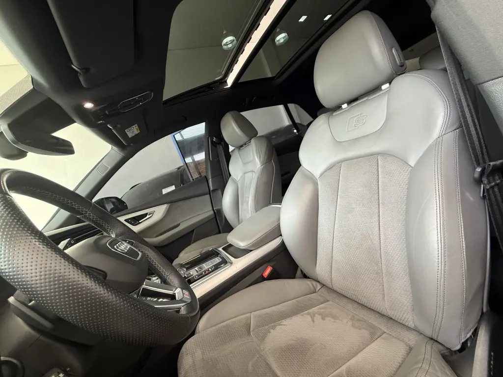 AUDI Q8 - Foto