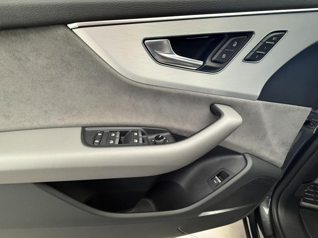 AUDI Q8 - Foto