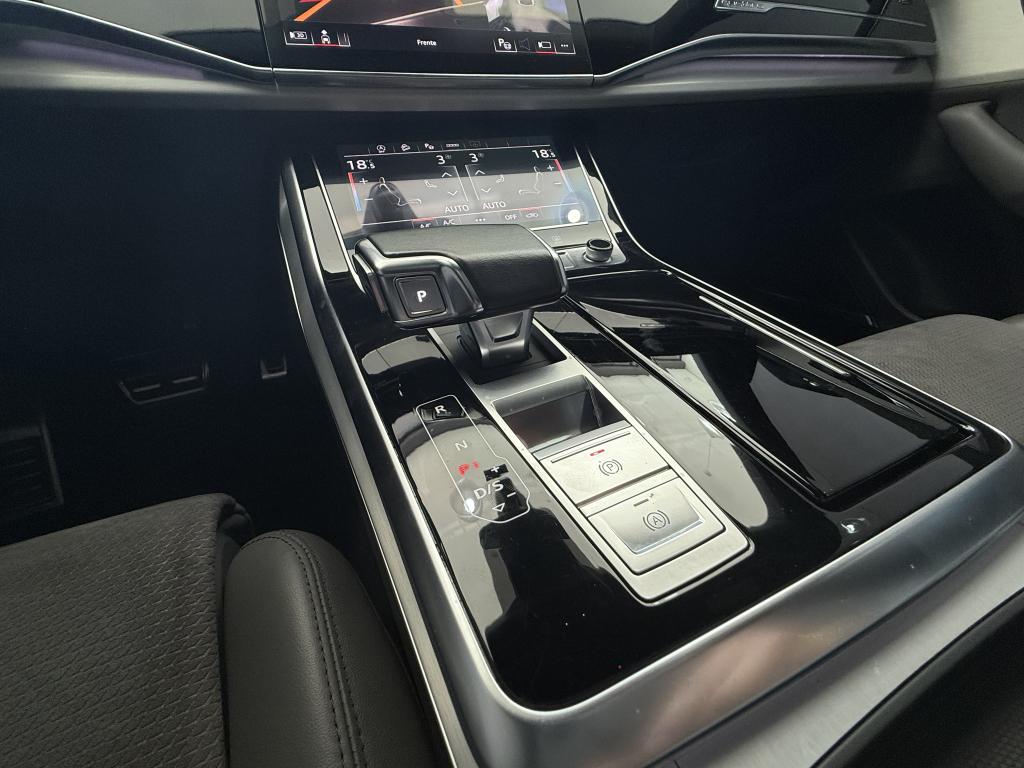 AUDI Q8 - Foto