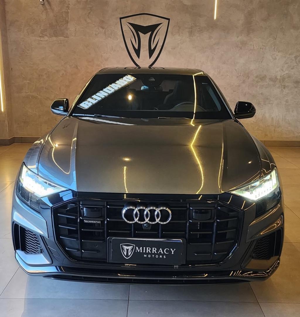 AUDI Q8 - Foto