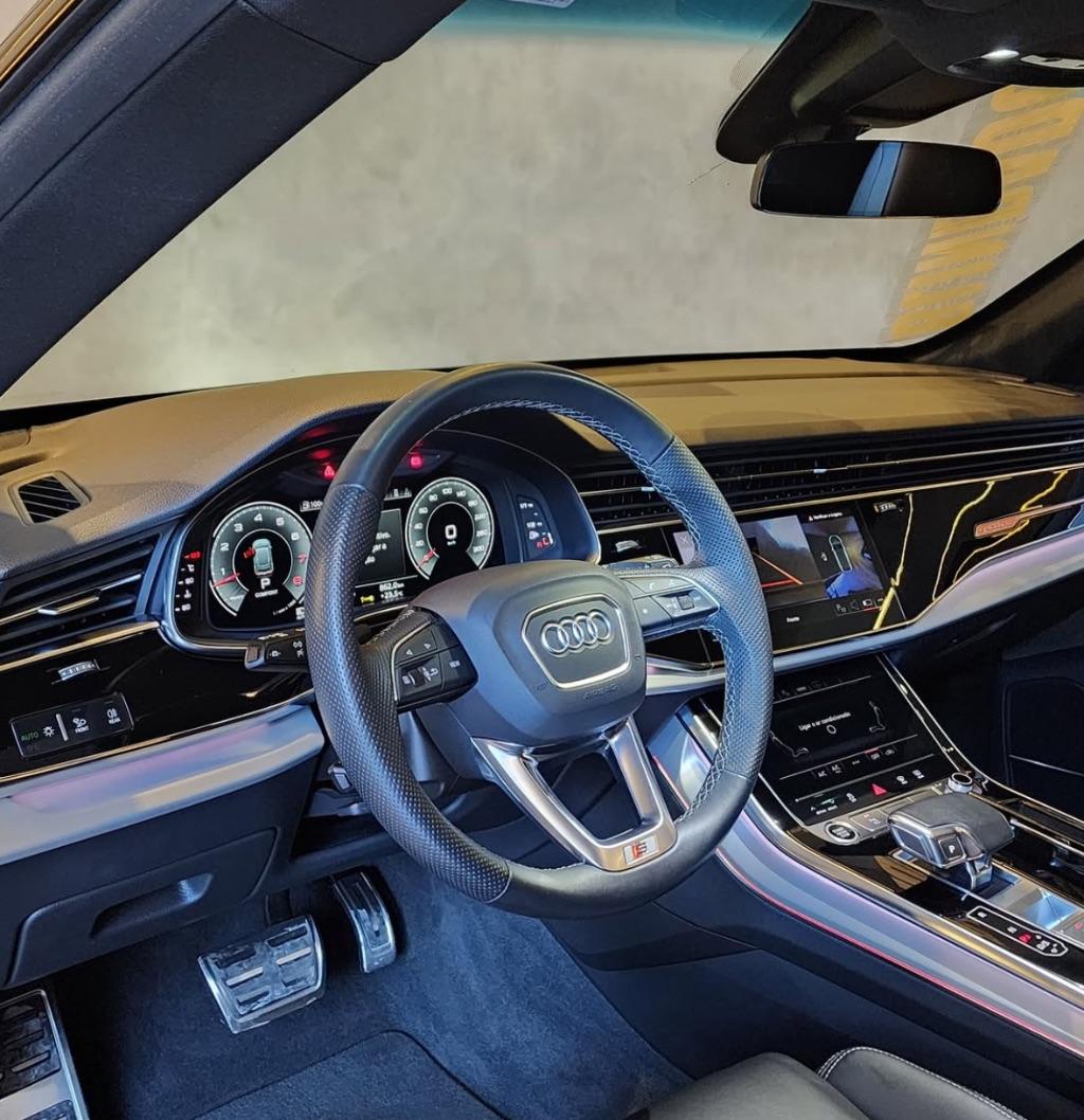 AUDI Q8 - Foto