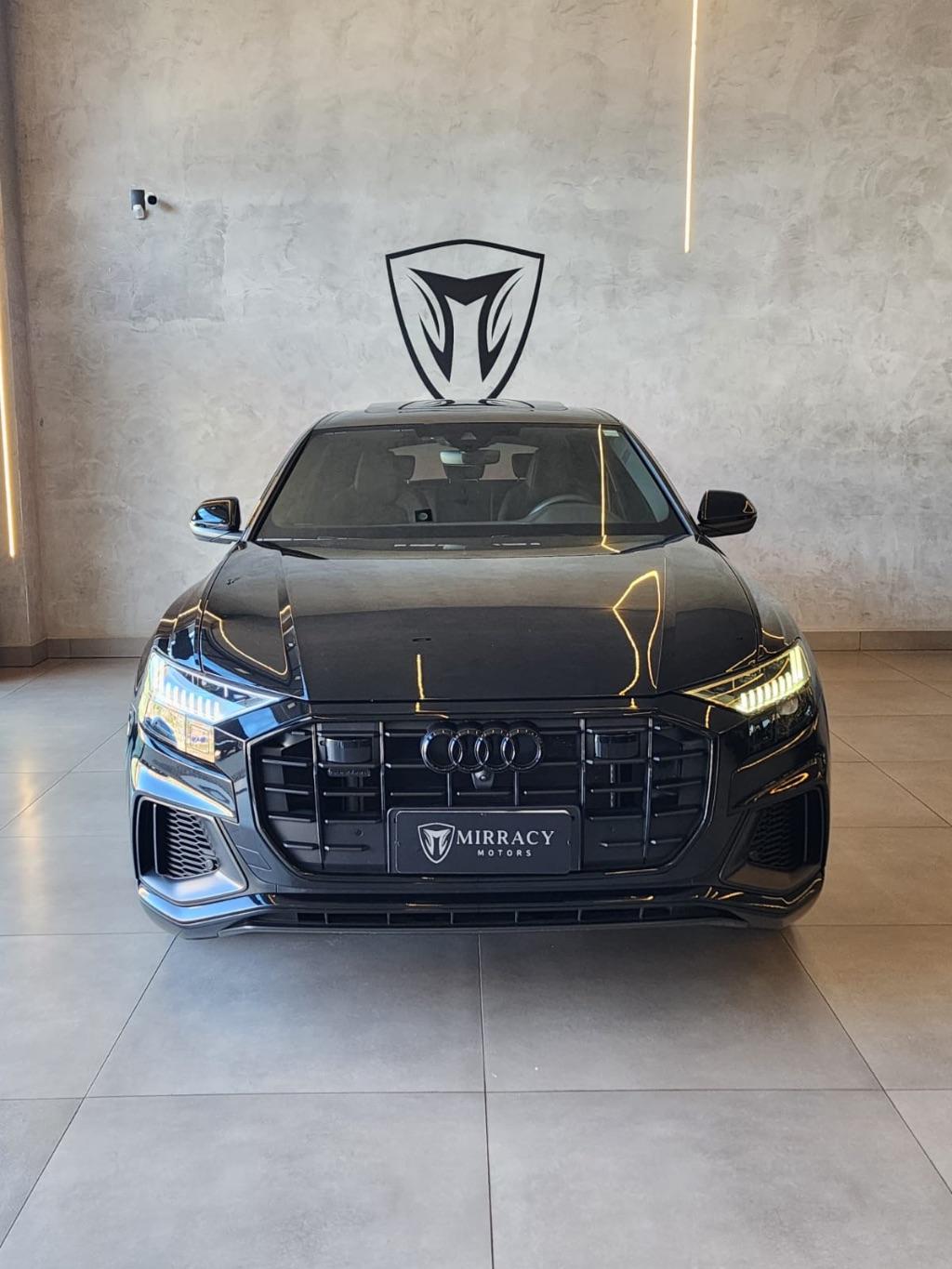 AUDI Q8 - Foto