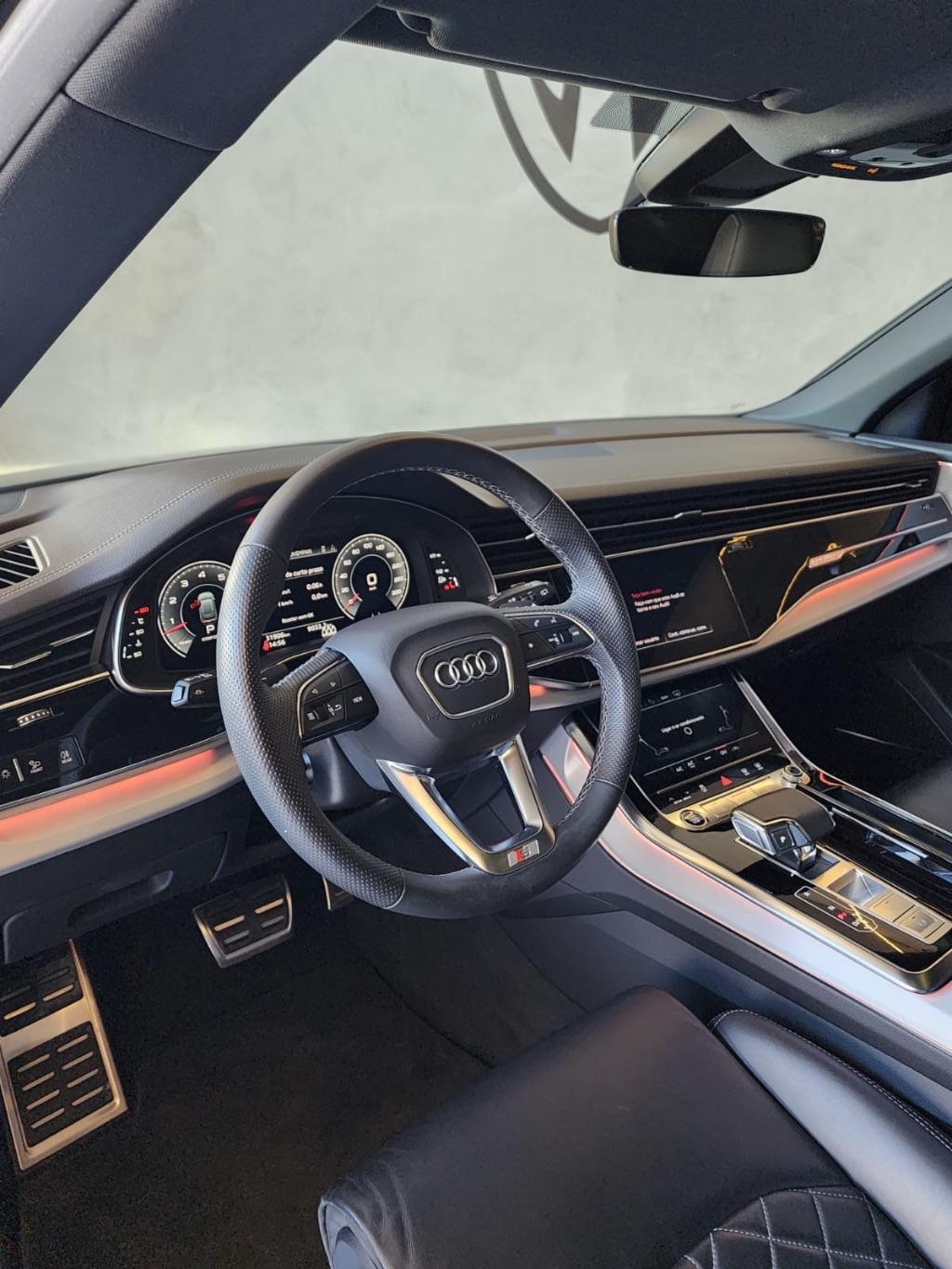 AUDI Q8 - Foto