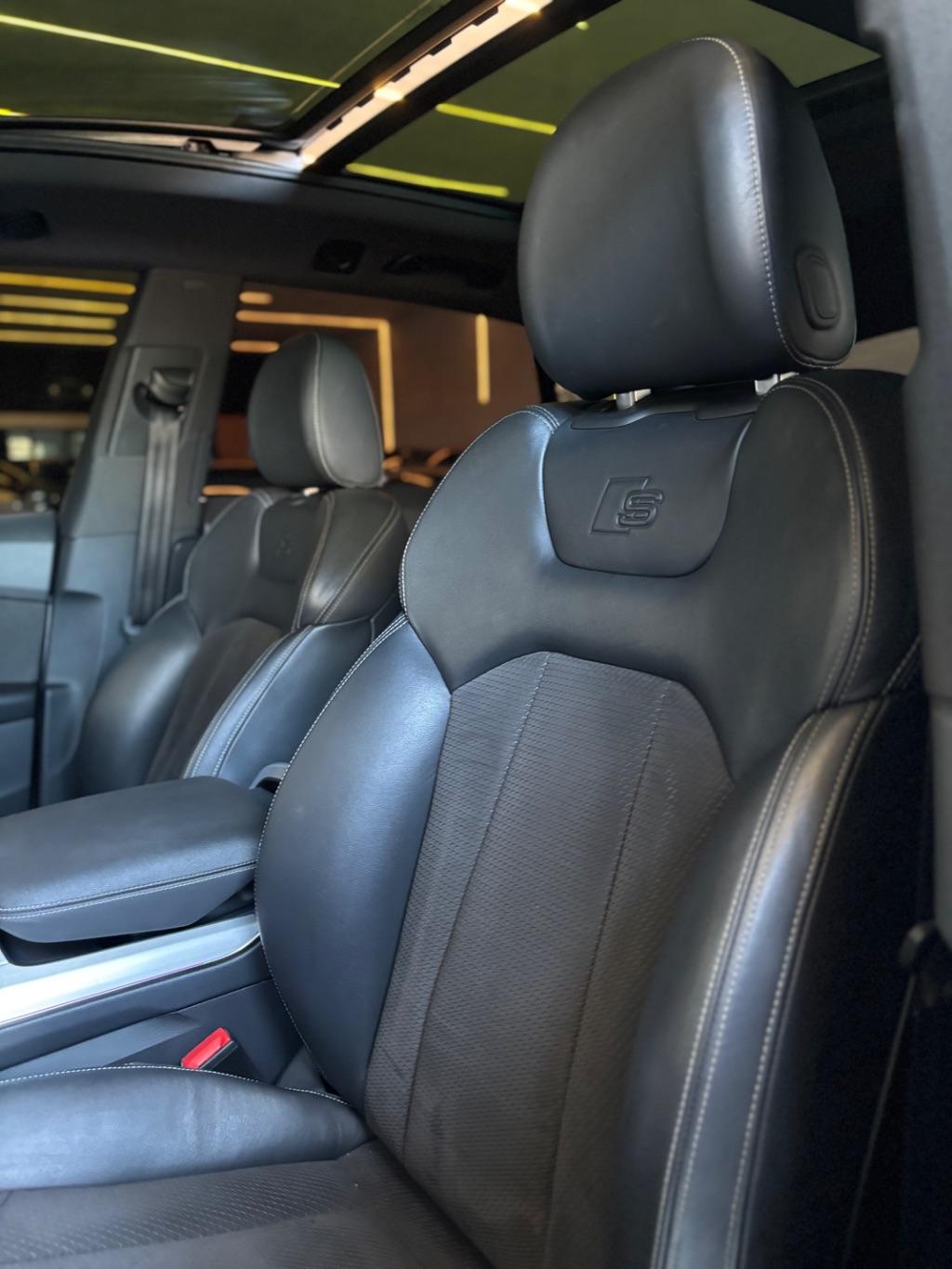 AUDI Q8 - Foto