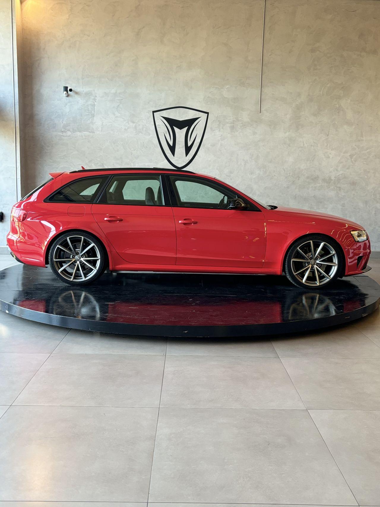 AUDI RS4 Avant - Foto