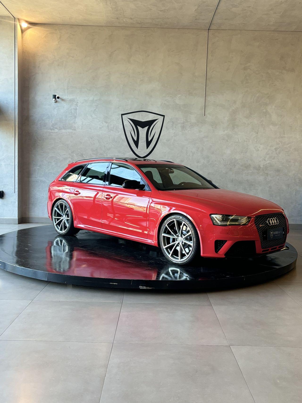 AUDI RS4 Avant - Foto