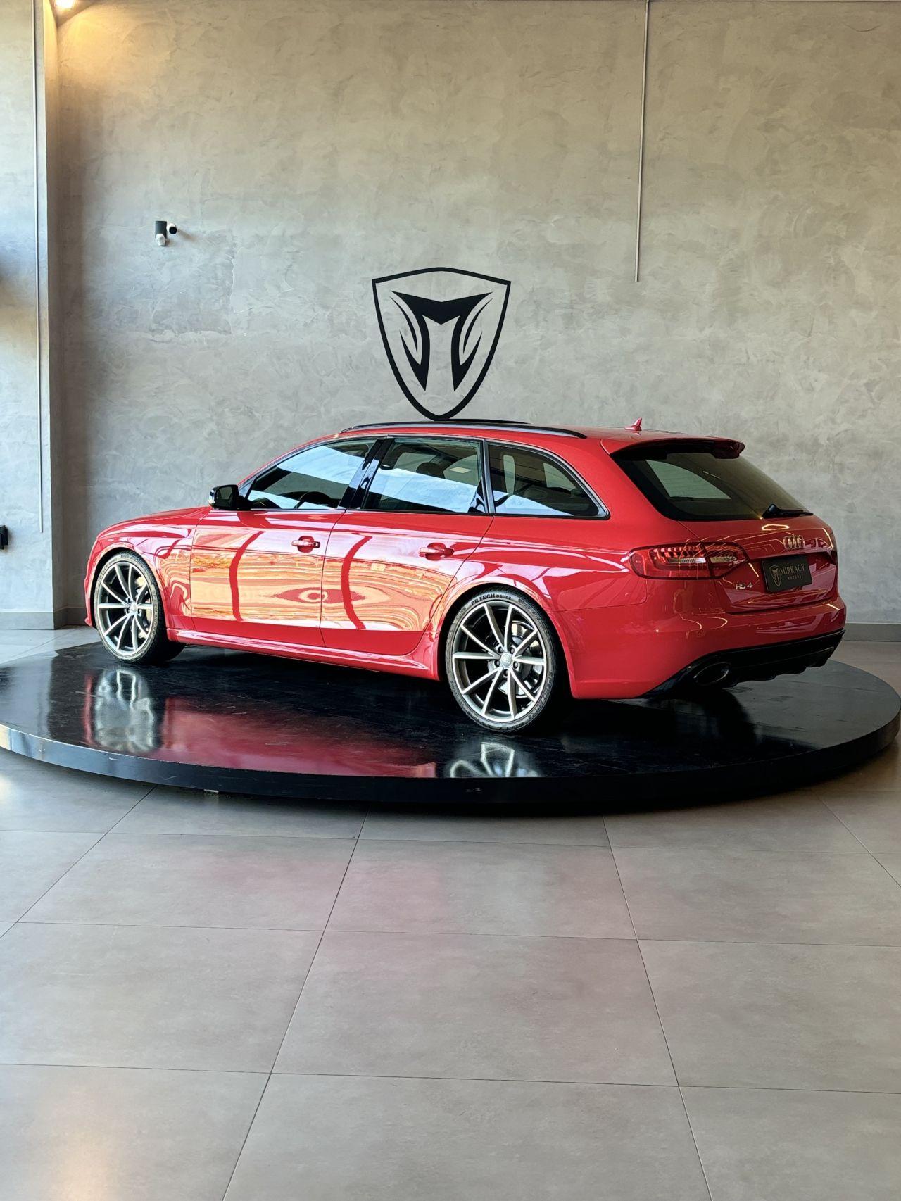 AUDI RS4 Avant - Foto