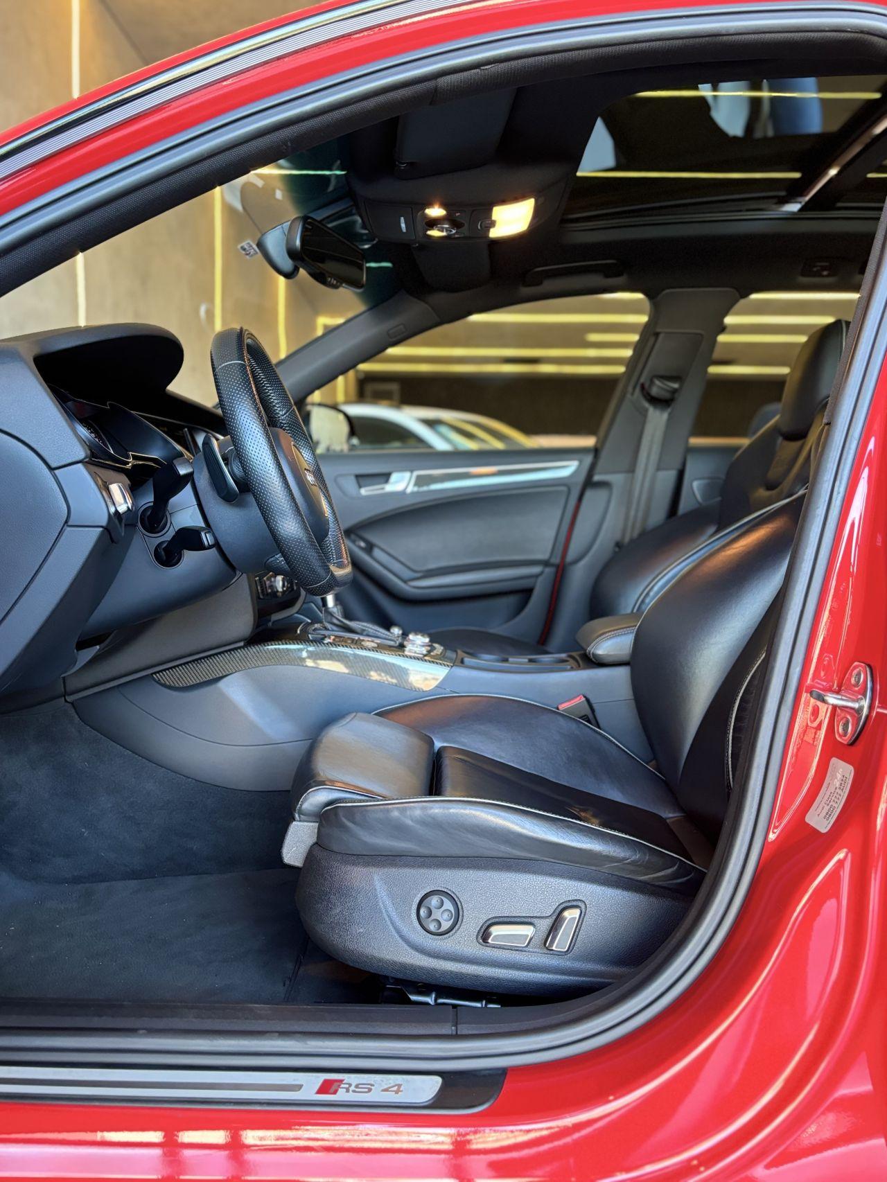 AUDI RS4 Avant - Foto