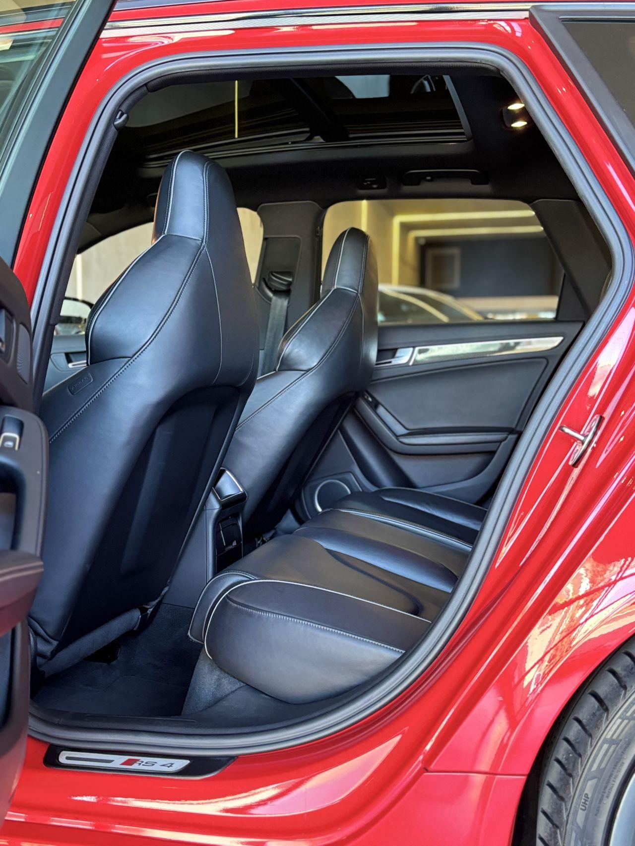 AUDI RS4 Avant - Foto