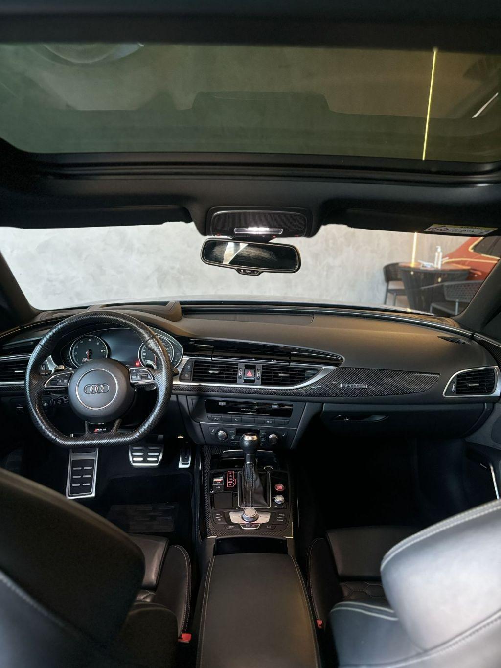 AUDI RS6 Avant - Foto