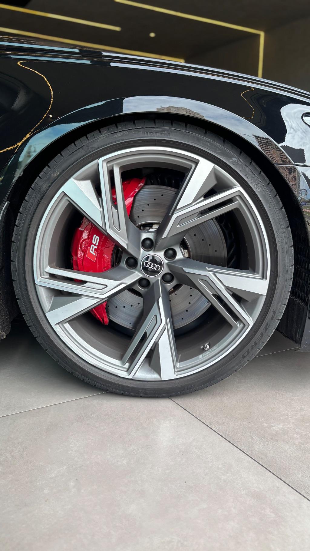 AUDI RS6 Avant - Foto