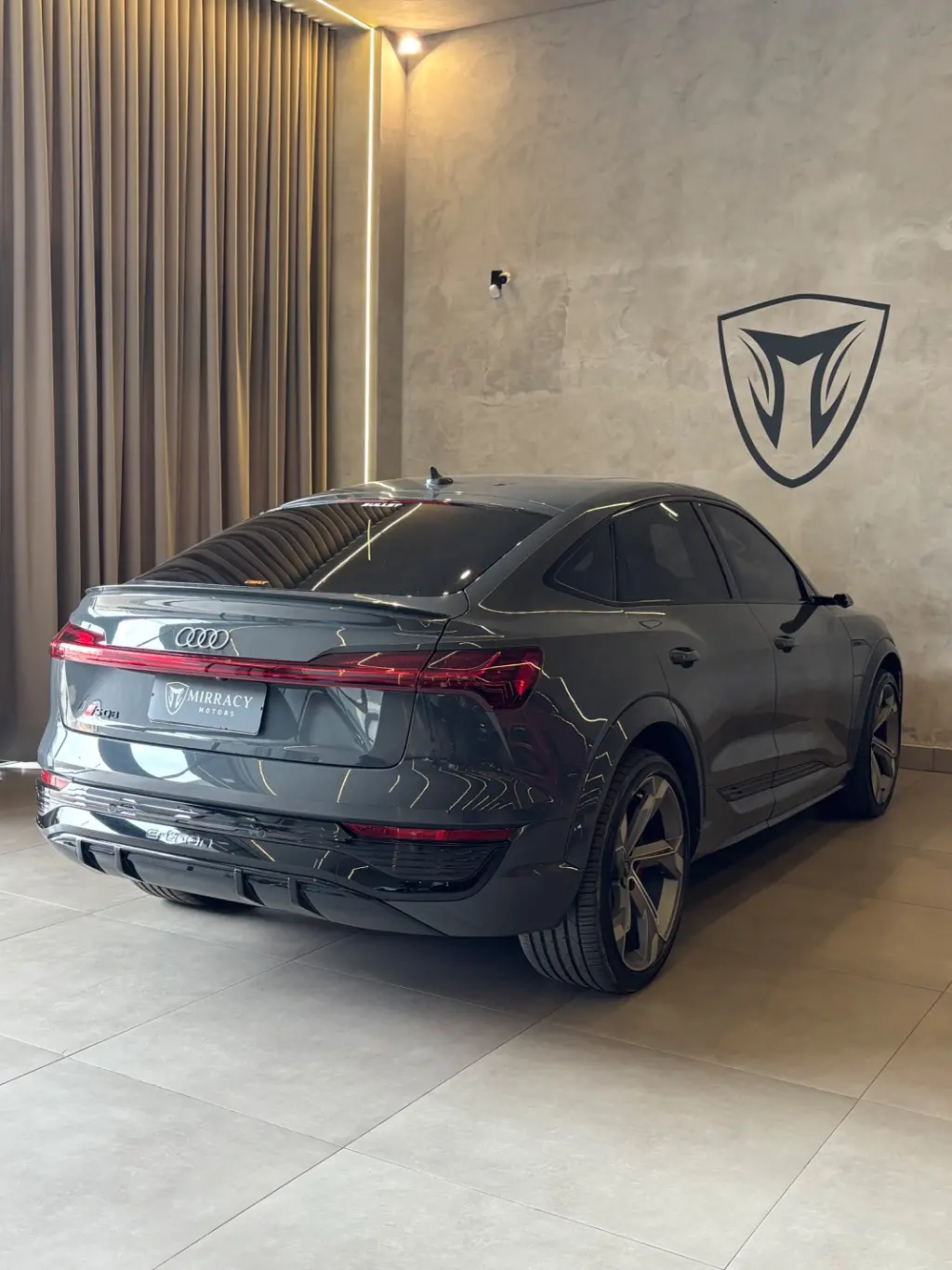 AUDI SQ8-ETRON - Foto