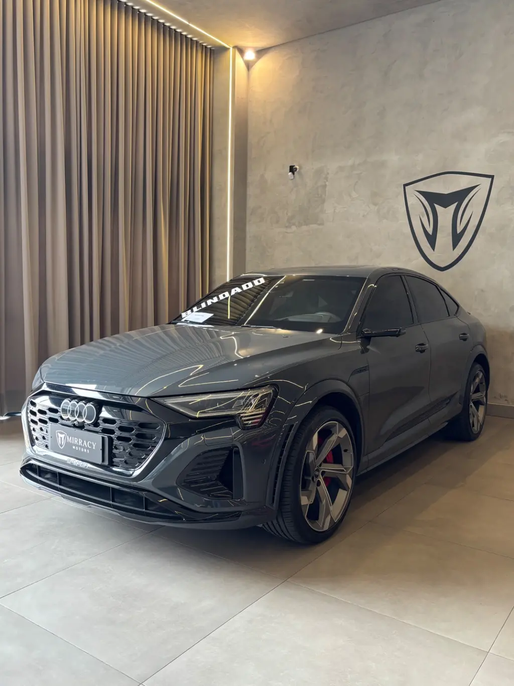 AUDI SQ8-ETRON - Foto