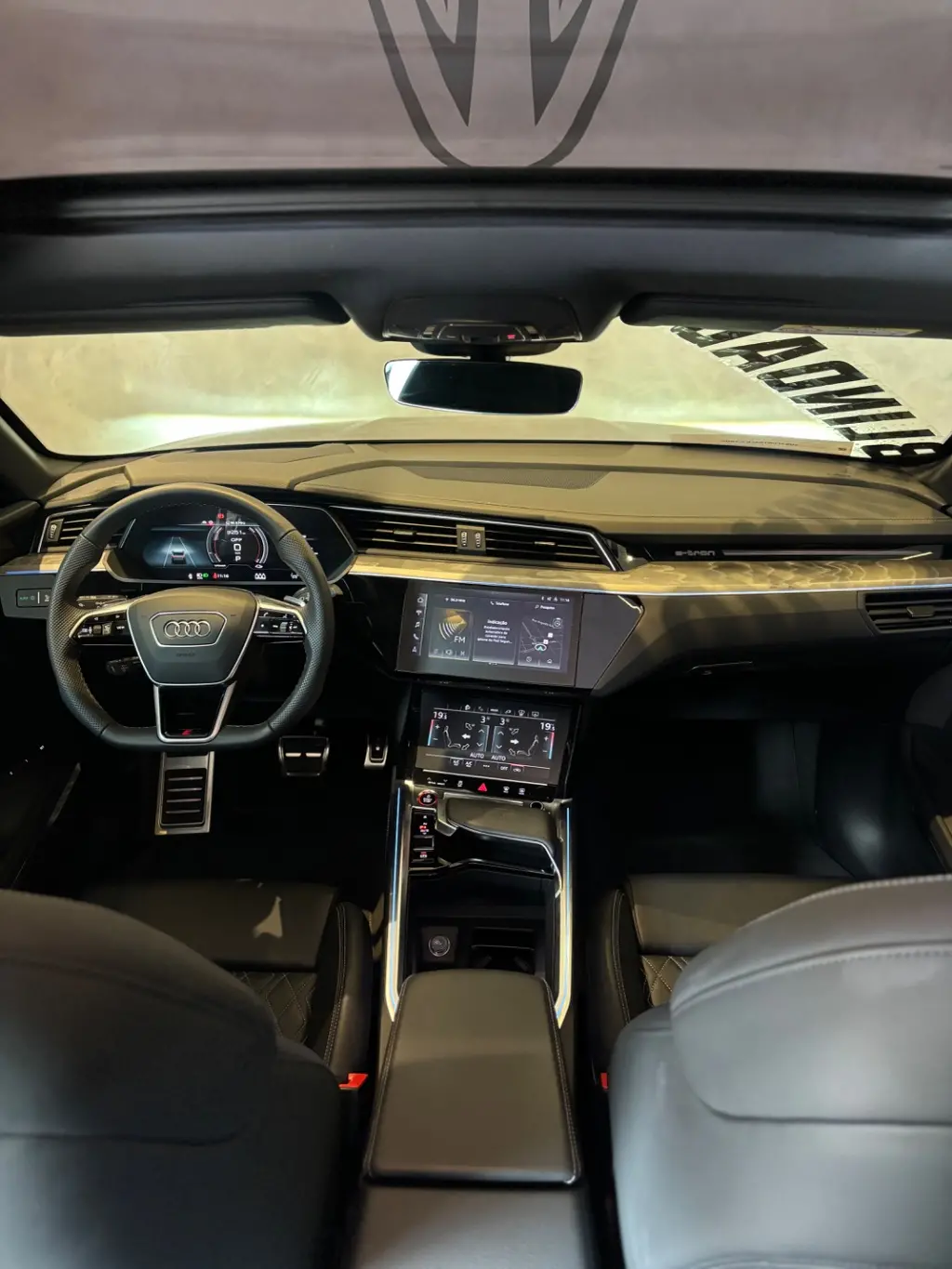 AUDI SQ8-ETRON - Foto