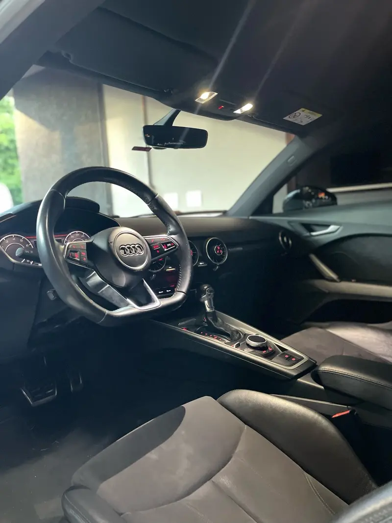 AUDI TT - Foto