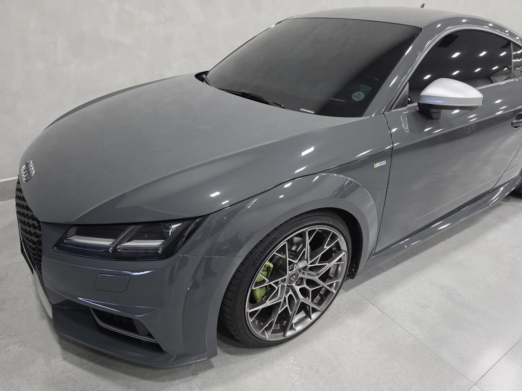 AUDI TT - Foto