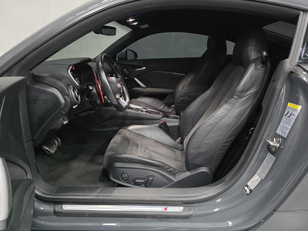 AUDI TT - Foto