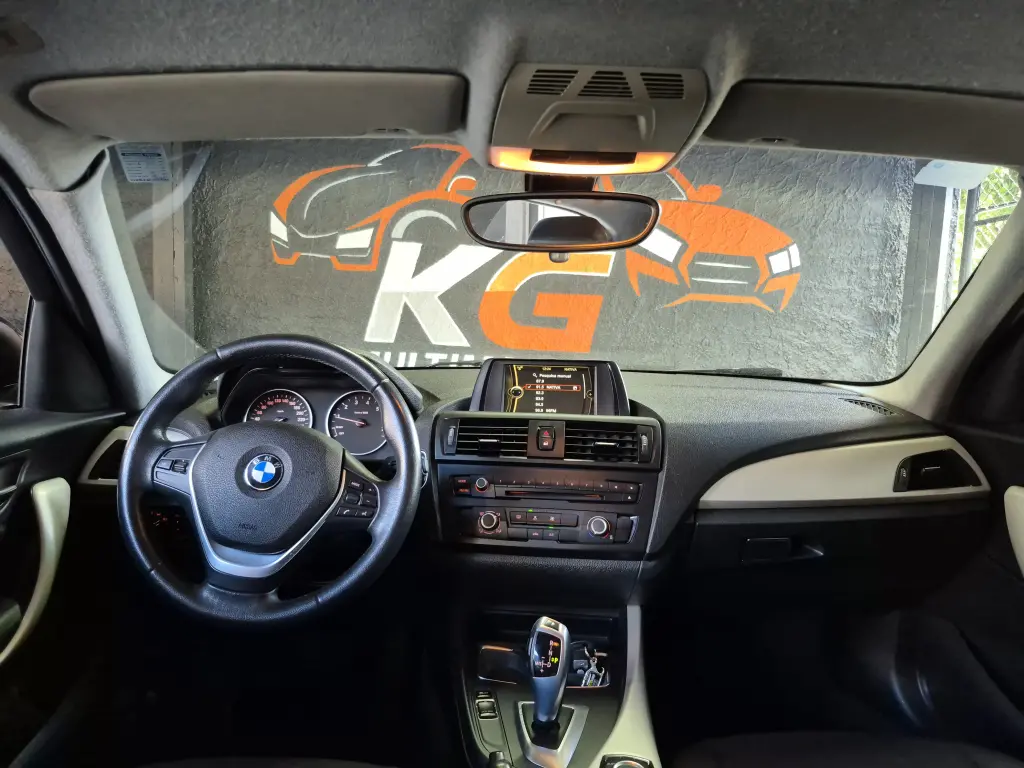 BMW 118i - Foto
