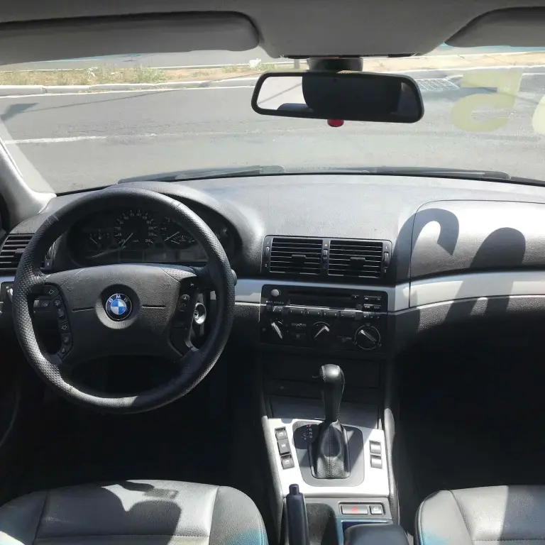 BMW 320I - Foto