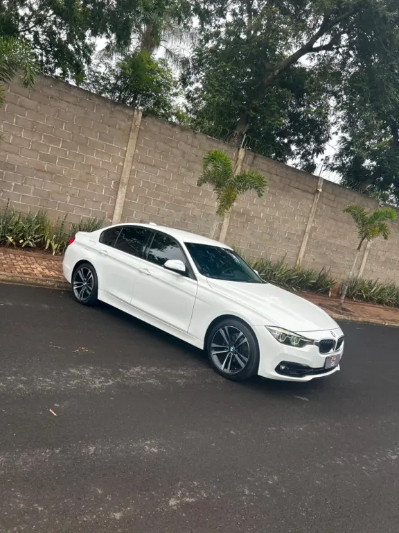 BMW 320I - Foto