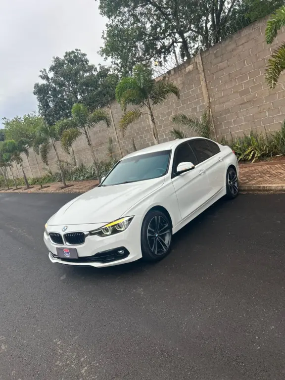 BMW 320I - Foto