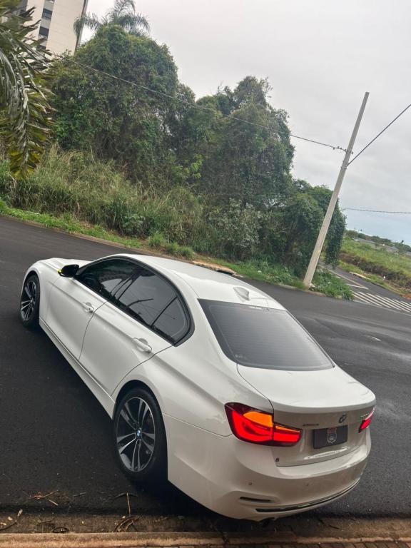 BMW 320I - Foto