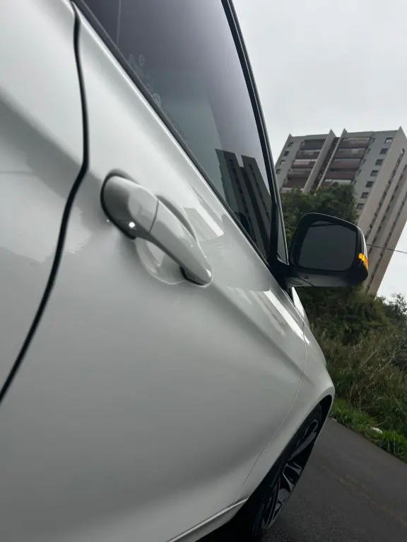 BMW 320I - Foto