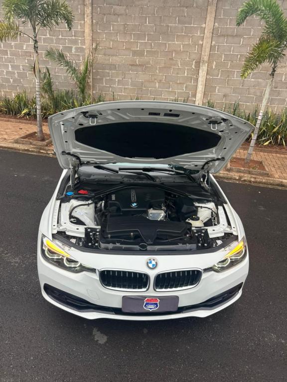 BMW 320I - Foto