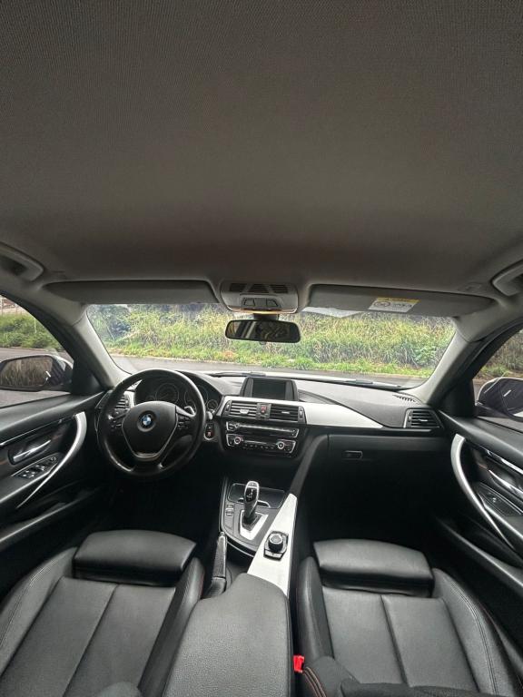 BMW 320I - Foto