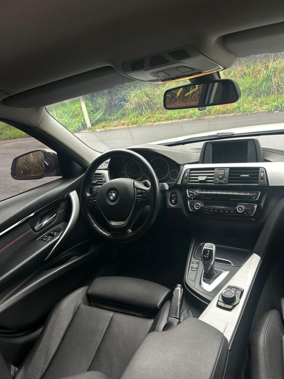 BMW 320I - Foto