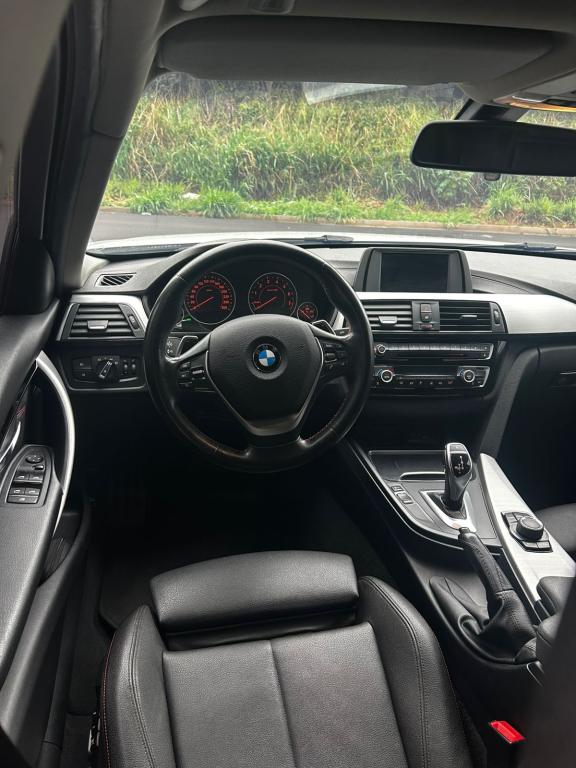 BMW 320I - Foto