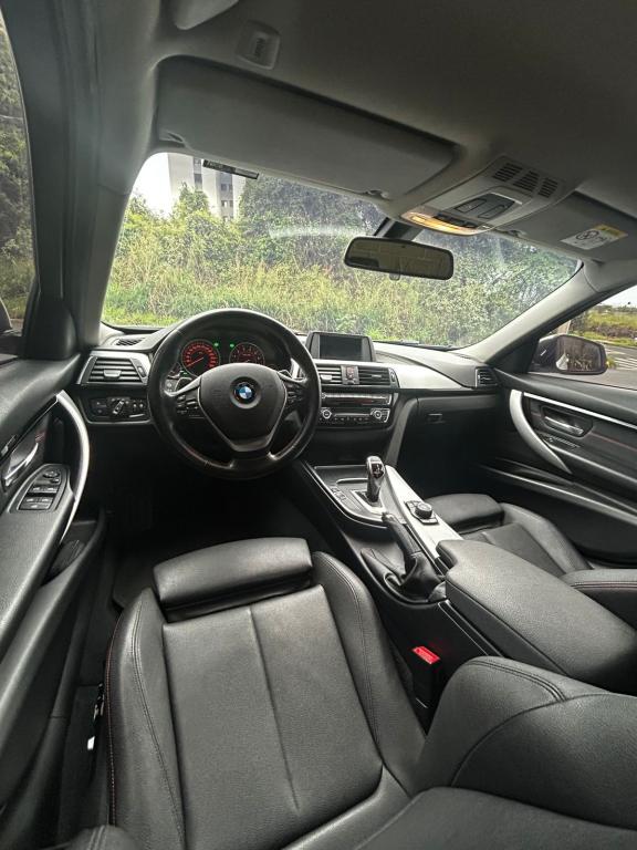 BMW 320I - Foto