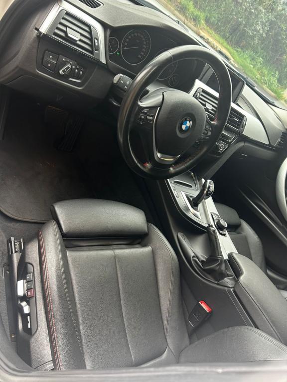 BMW 320I - Foto