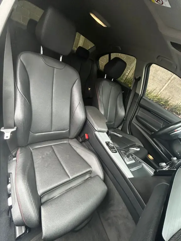 BMW 320I - Foto