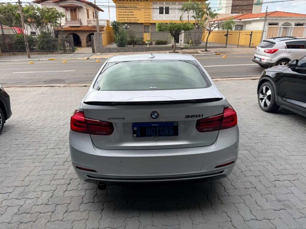BMW 320I - Foto