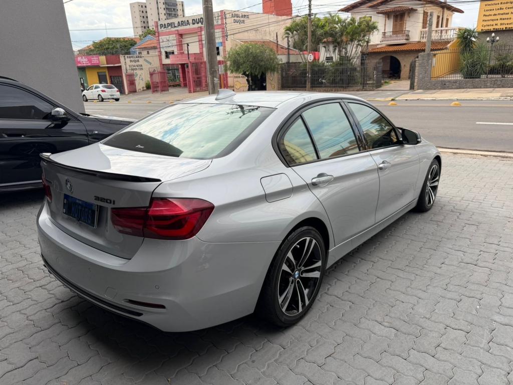 BMW 320I - Foto