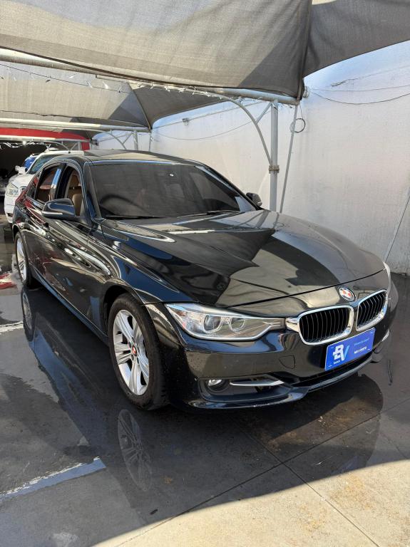 BMW 320I - Foto