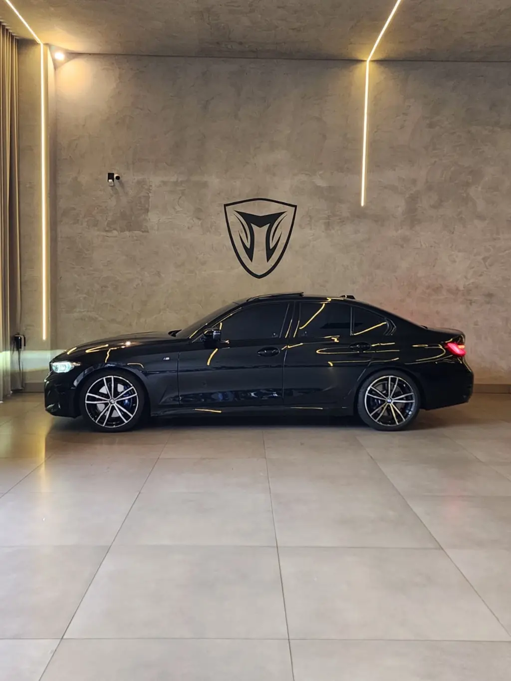 BMW 320I - Foto