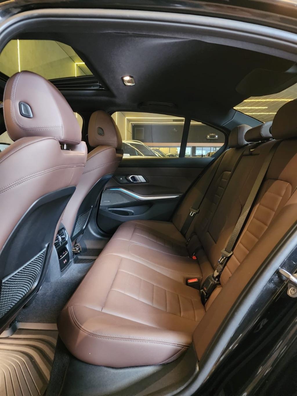 BMW 320I - Foto