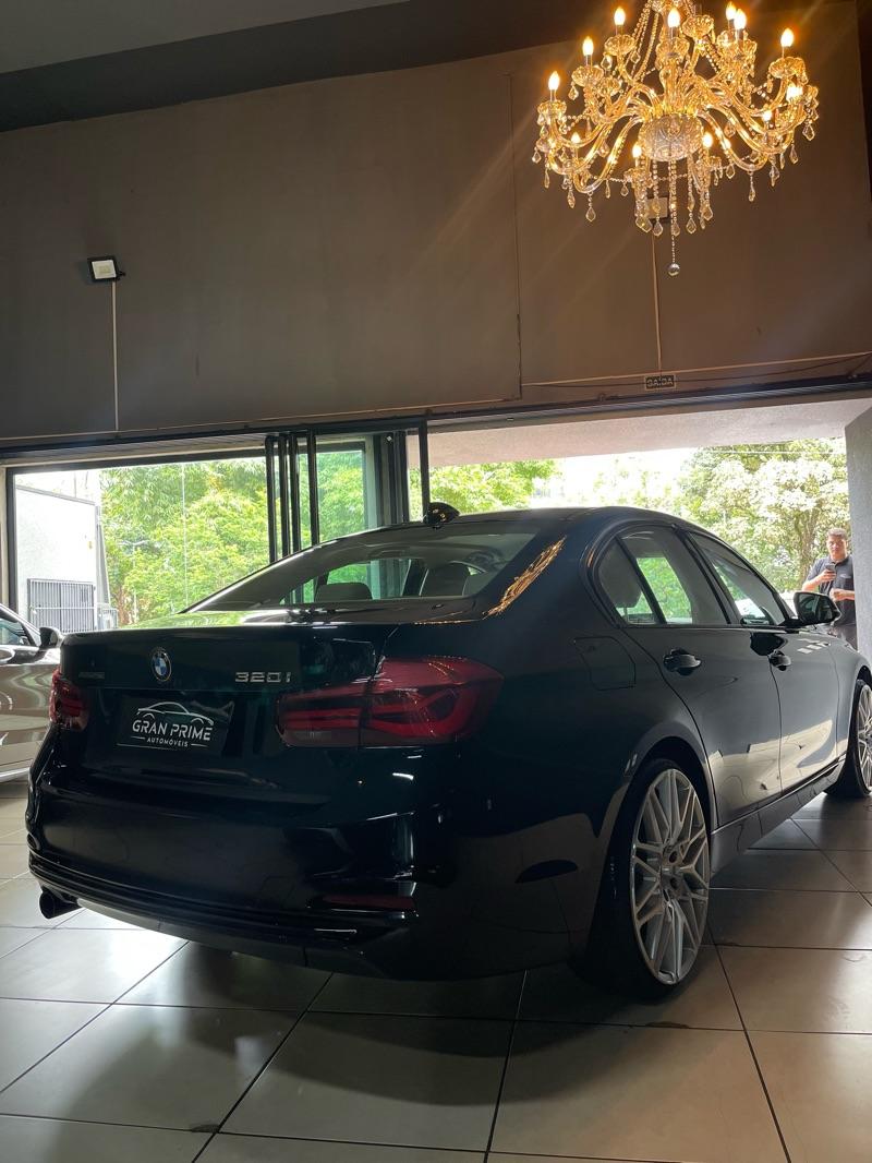 BMW 320I - Foto